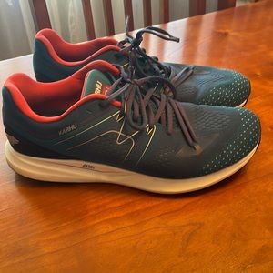Karhu Men’s Size 12 Synchron 2020 EUC